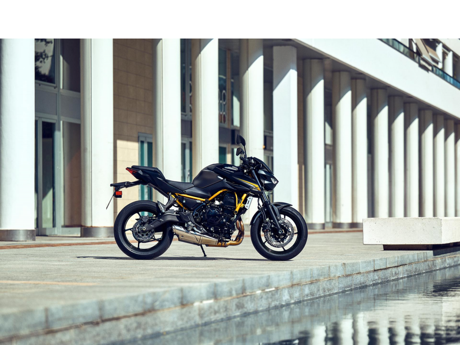 Мотоцикл KAWASAKI Z 650S (Metallic Matte Graphenesteel Gray / Metallic Flat Spark Black) 2026